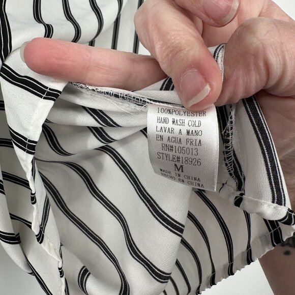 Savanna Jane‎ Women's Stripe Blouse Size Medium Ruffle Sleeve V-neck - Picture 7 of 7